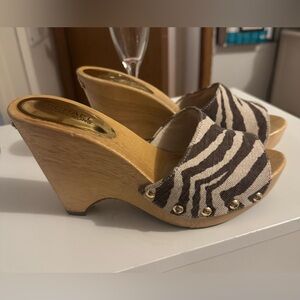 Timeless Michael Kors Tan Zebra-Print Wood Wedge Slide